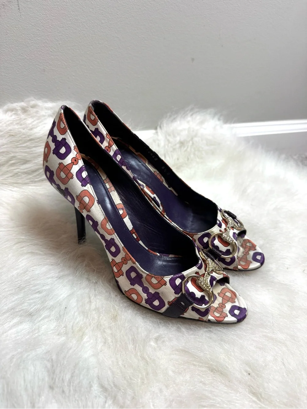 Gucci Vintage Satin Horsebit Crystal Open Toe Heels 8.5 - Picture 3 of 10